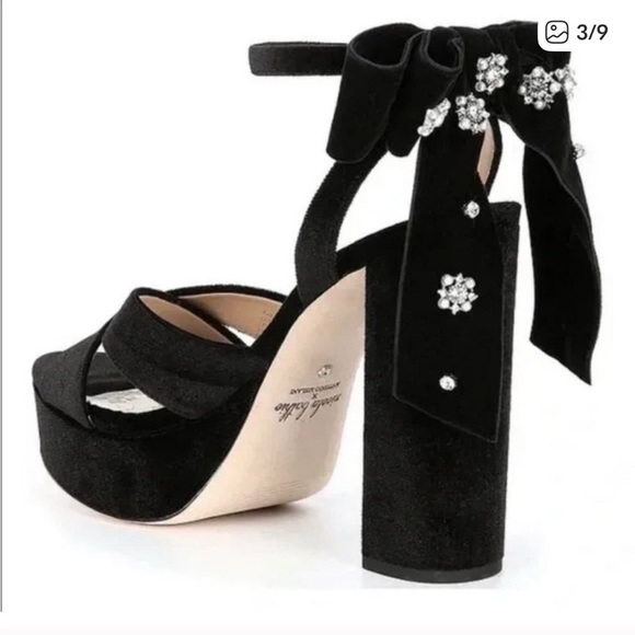 Antonio Melani by Nicola Bathie Black Velvet Heels with Bow - Picture 3 of 8